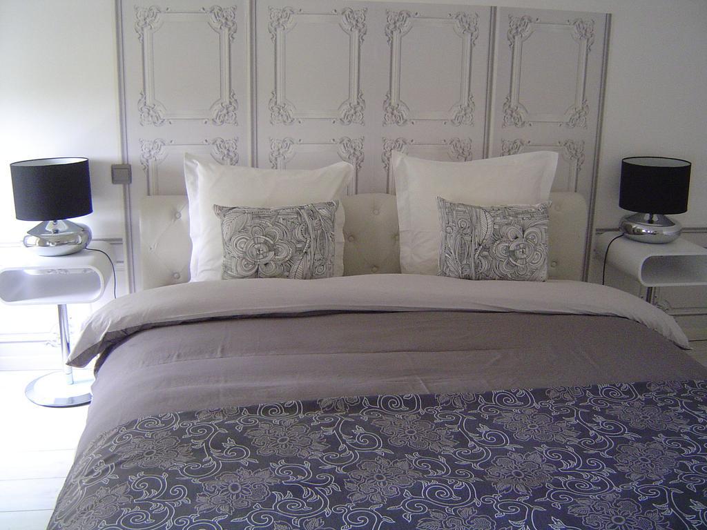 Domaine De La Grande Motte Bed & Breakfast Saint-Dizant-du-Gua Room photo